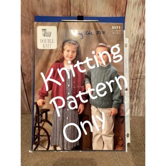 New King Cole 2571 Anti-Tickle DK Child Round V Neck Cardigan Knitting Pattern - Picture 1 of 2